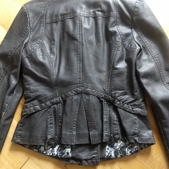Jacket - Picture 5 of 5